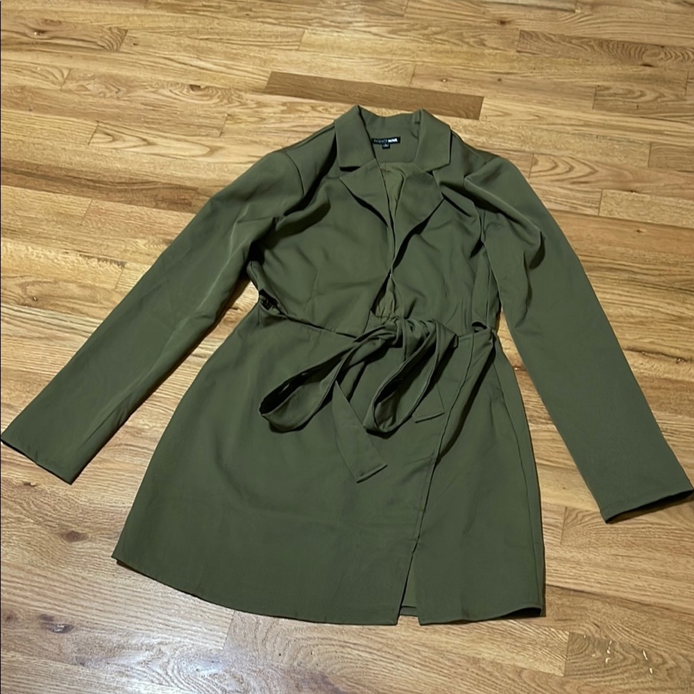 Fashion Nova Green Trench Coat with Relaxed Fit - Size L (Preowned)